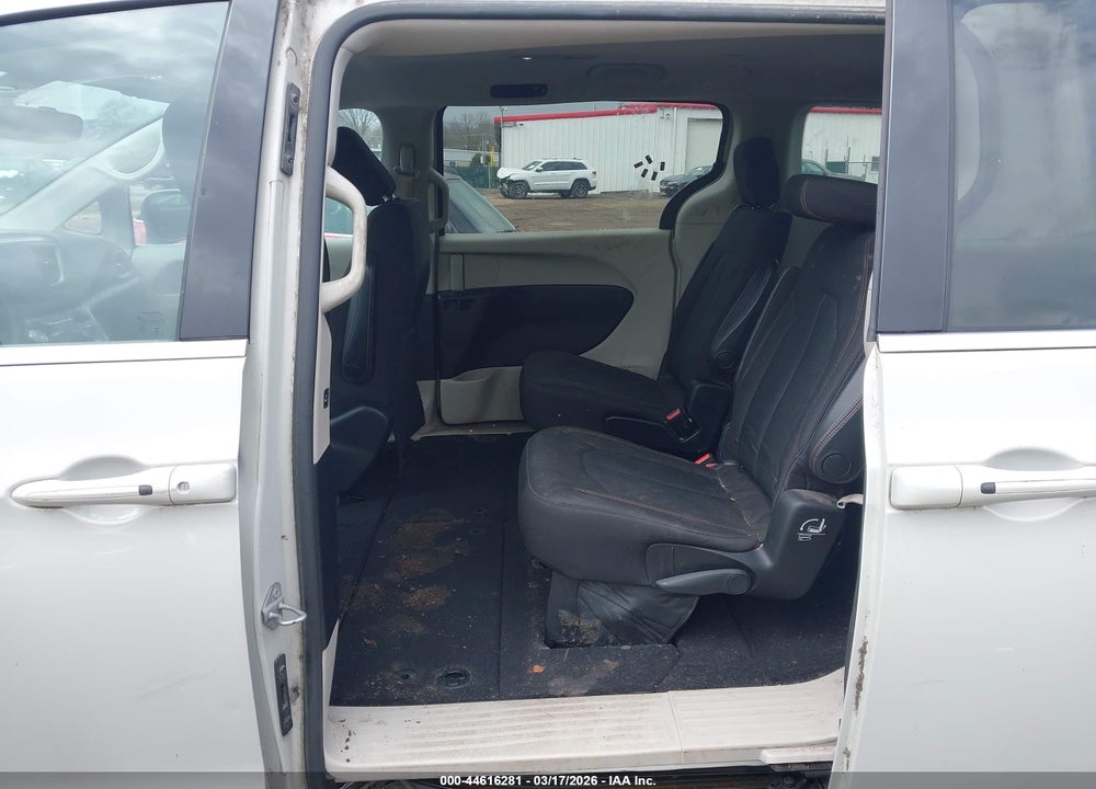 2017 CHRYSLER PACIFICA TOURING VIN: 2C4RC1DG9HR587747