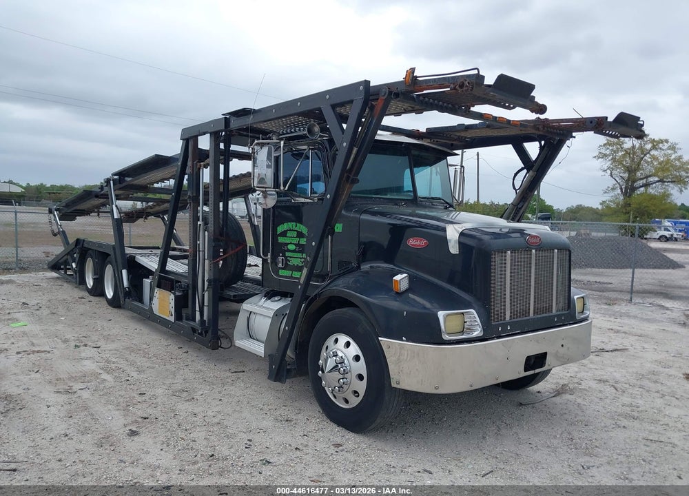 2001 PETERBILT 330 VIN: 2NPNLZ9X21M564263