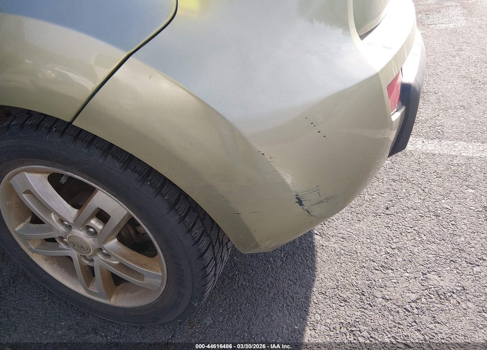 2010 KIA SOUL + VIN: KNDJT2A26A7107280