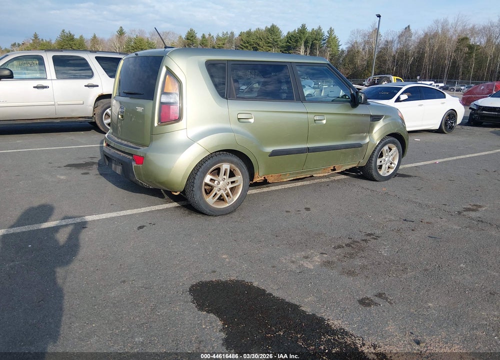 2010 KIA SOUL + VIN: KNDJT2A26A7107280