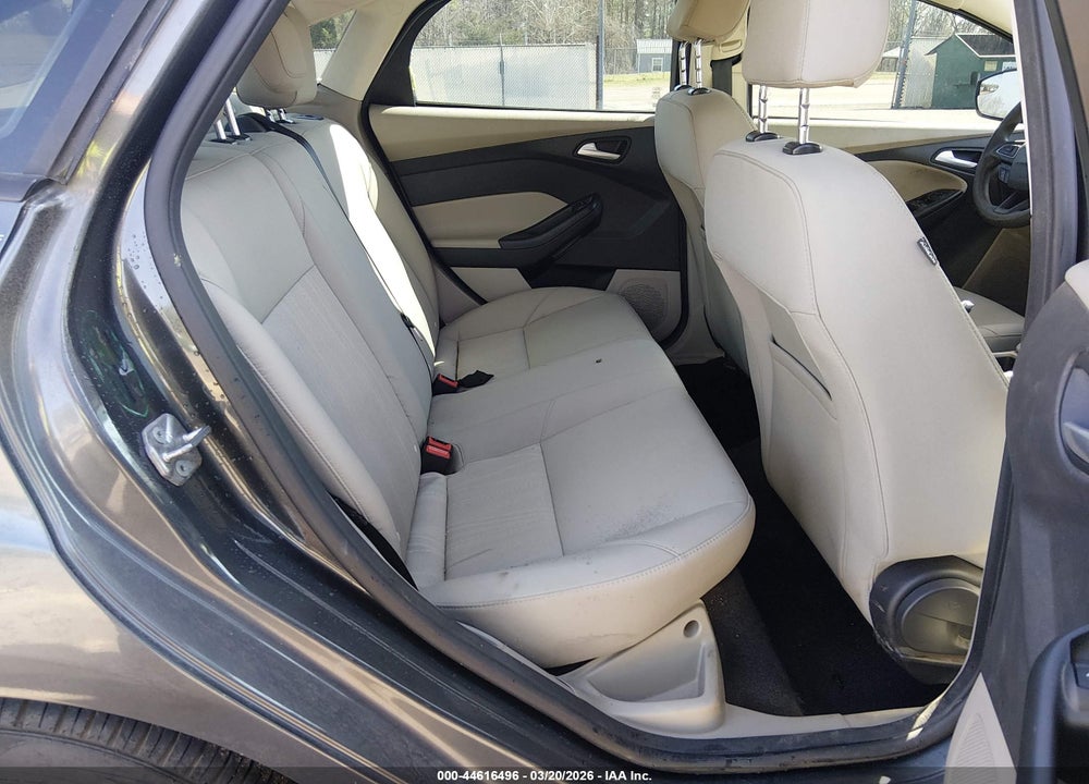 2017 FORD FOCUS SE VIN: 1FADP3F26HL306210