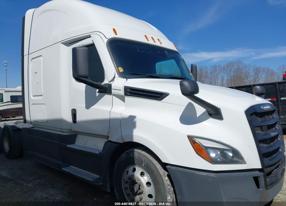 2023 FREIGHTLINER NEW CASCADIA 126 VIN: 1FUJHHDR3PLUE1395