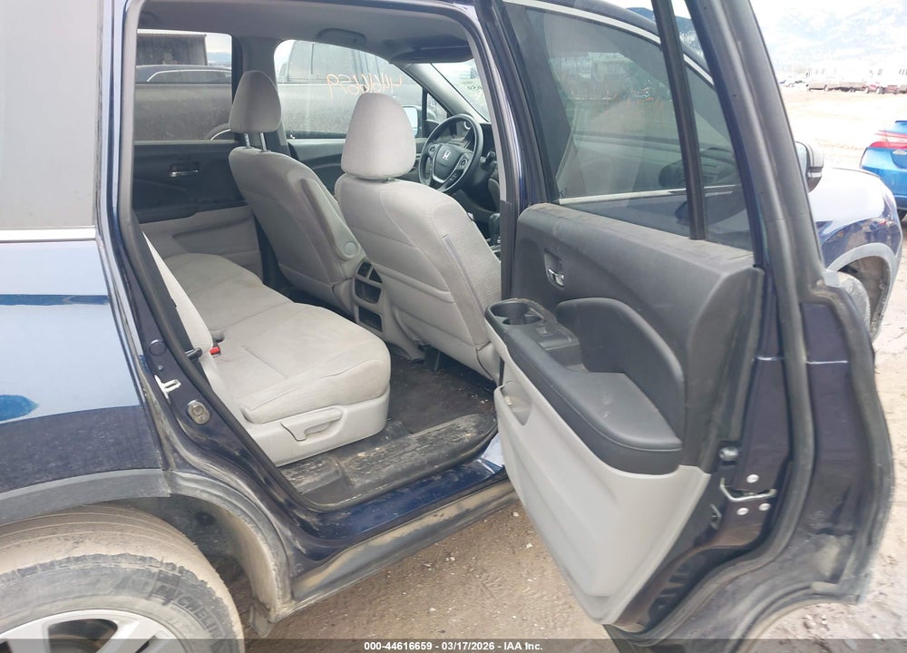 2018 HONDA PILOT LX VIN: 5FNYF6H15JB056830