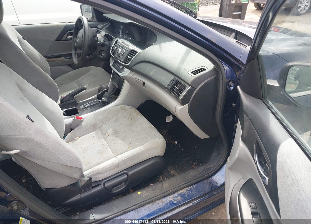 2013 HONDA ACCORD LX VIN: 1HGCR2F39DA268952