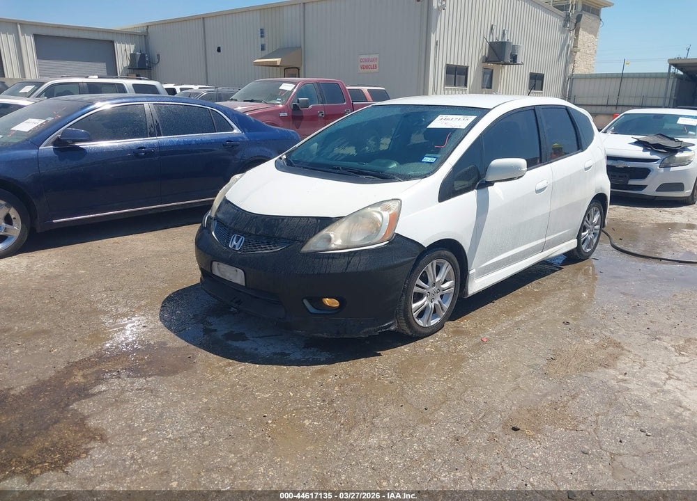 2011 HONDA FIT SPORT VIN: JHMGE8H55BC011462