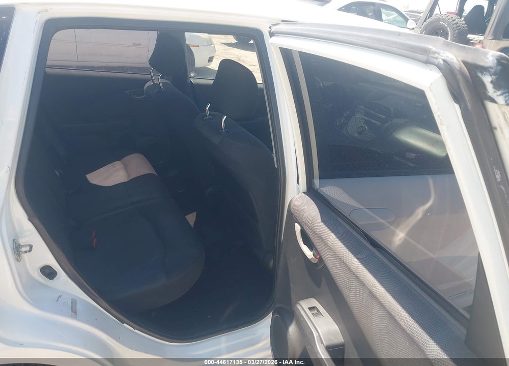 2011 HONDA FIT SPORT VIN: JHMGE8H55BC011462