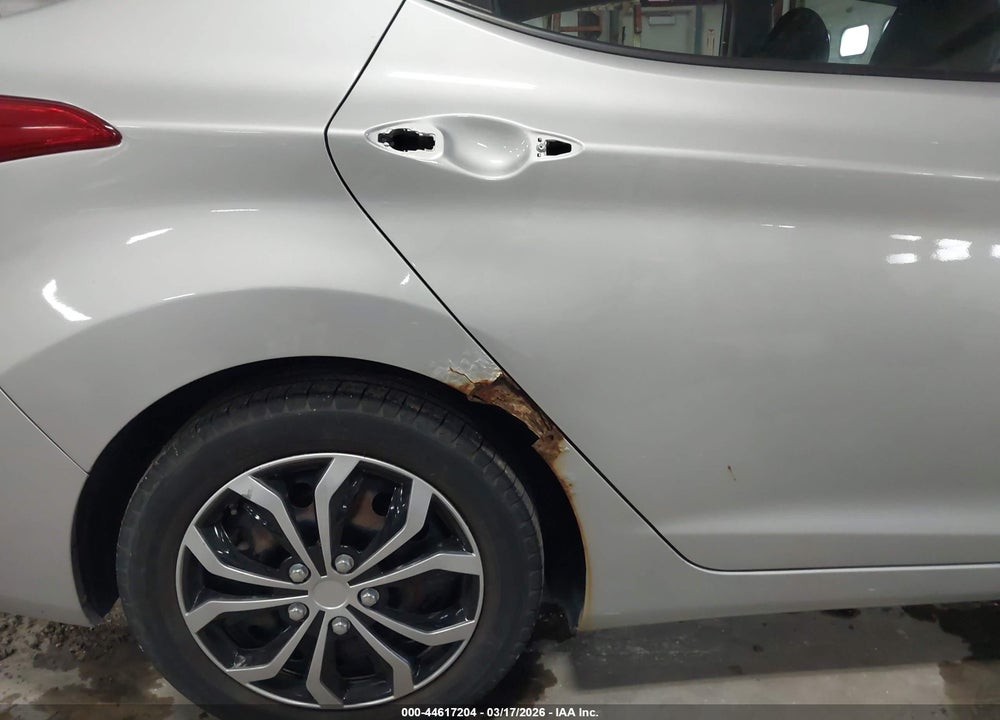 2011 HYUNDAI ELANTRA GLS VIN: 5NPDH4AE1BH020078