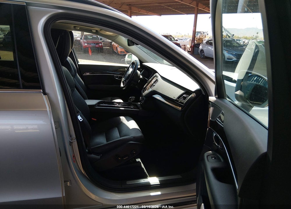 2016 VOLVO XC90 T6 MOMENTUM VIN: YV4A22PK1G1073087