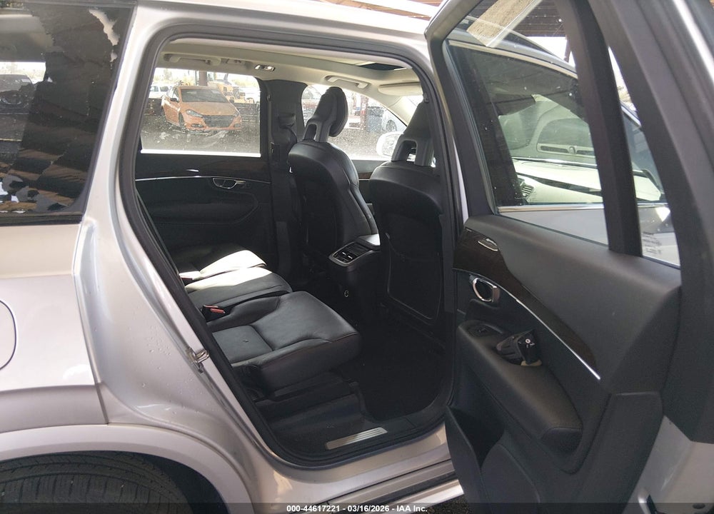 2016 VOLVO XC90 T6 MOMENTUM VIN: YV4A22PK1G1073087