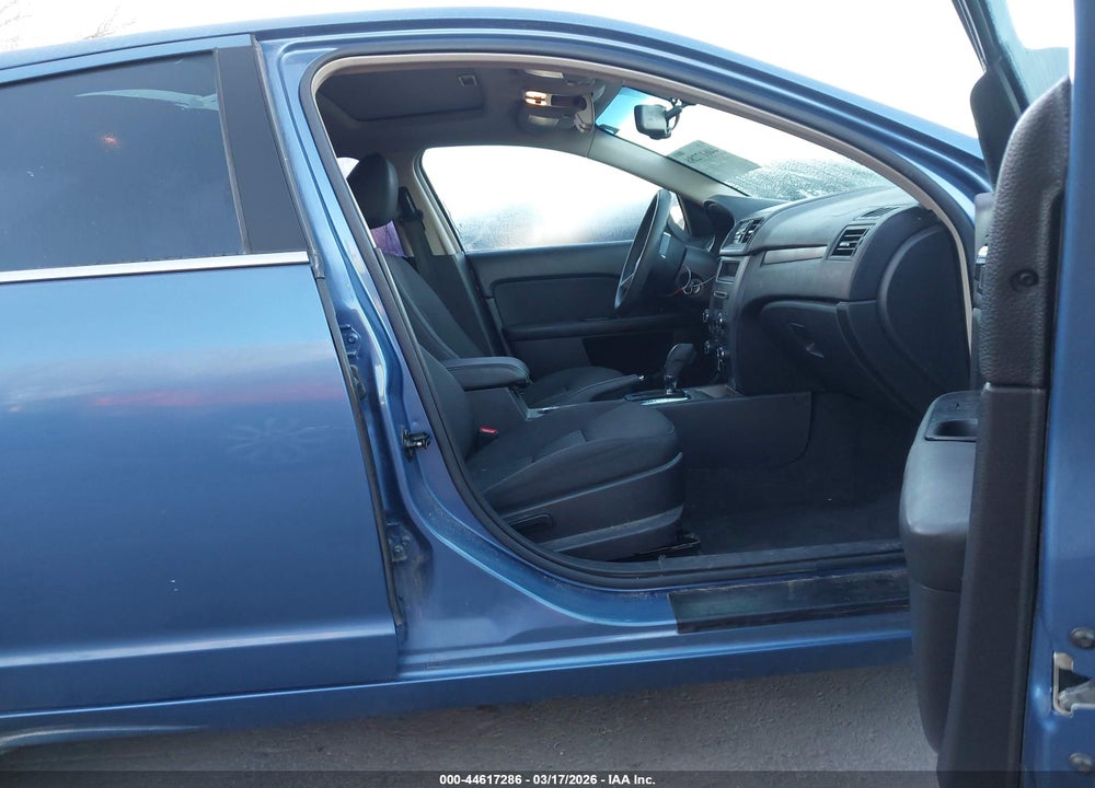 2010 FORD FUSION SE VIN: 3FAHP0HA6AR247428
