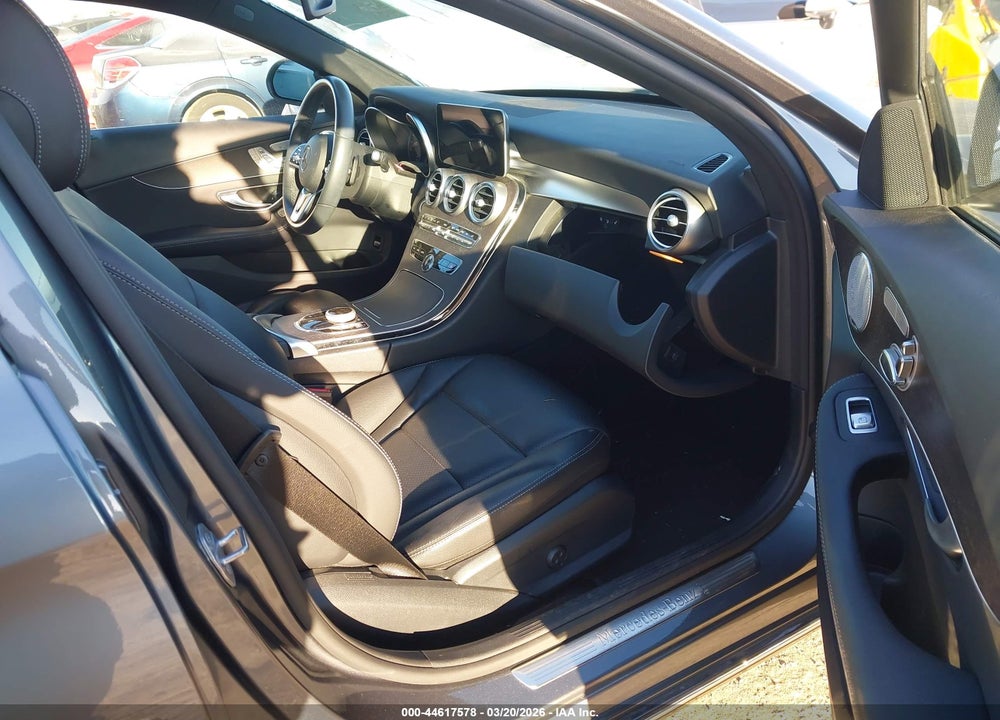 2019 MERCEDES-BENZ C 300 VIN: 55SWF8DB9KU307043