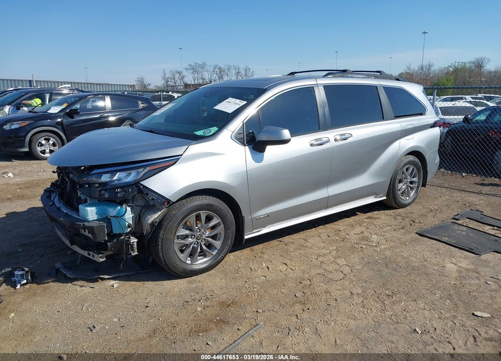 2021 TOYOTA SIENNA XLE VIN: 5TDYRKEC6MS028685