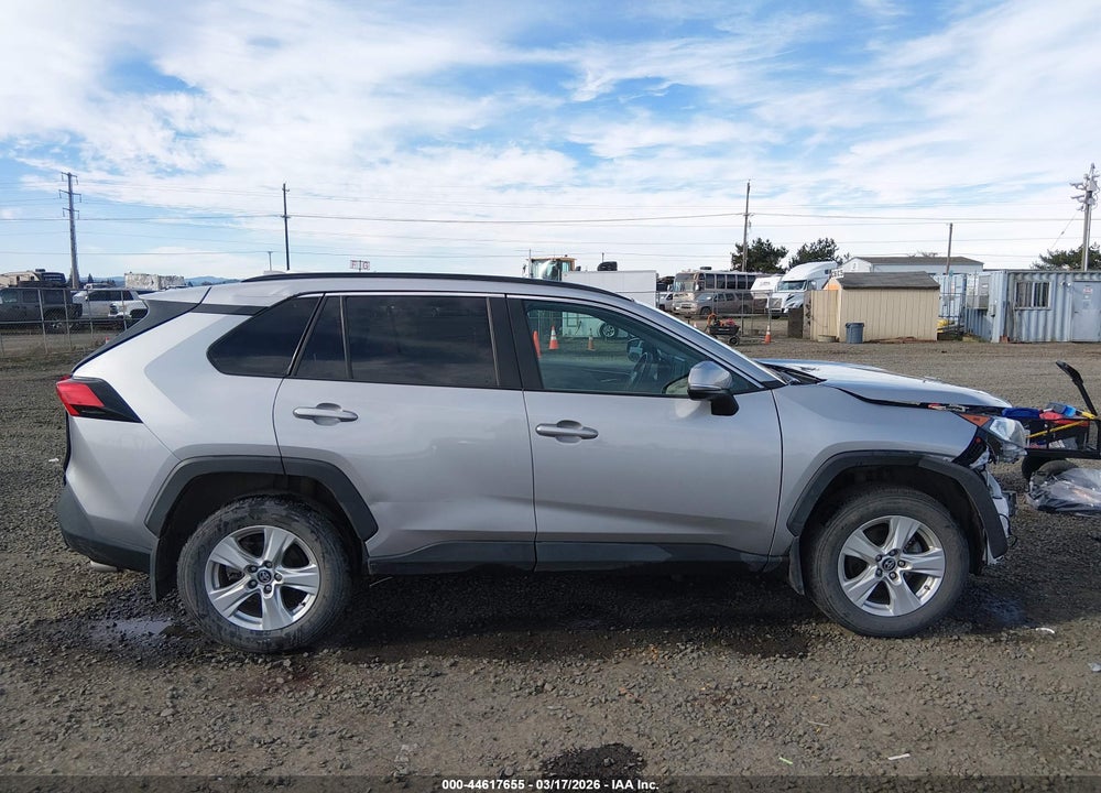 2020 TOYOTA RAV4 XLE VIN: 2T3W1RFV1LW103572