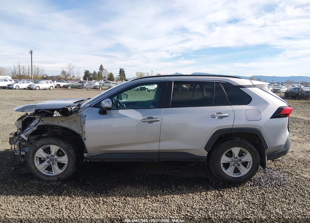 2020 TOYOTA RAV4 XLE VIN: 2T3W1RFV1LW103572