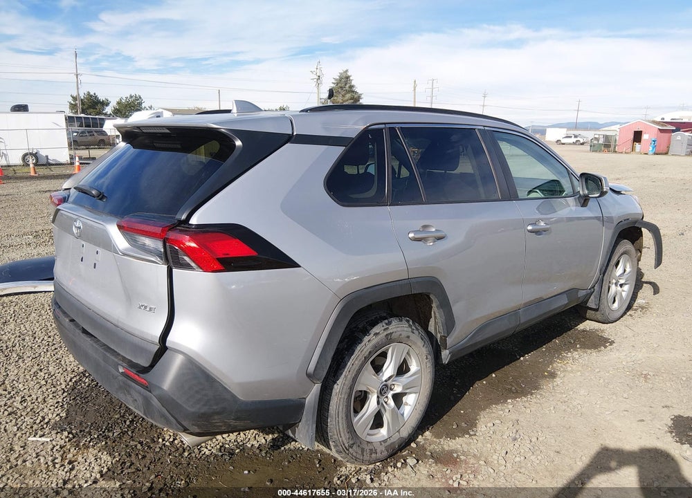 2020 TOYOTA RAV4 XLE VIN: 2T3W1RFV1LW103572