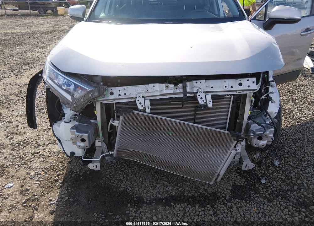 2020 TOYOTA RAV4 XLE VIN: 2T3W1RFV1LW103572