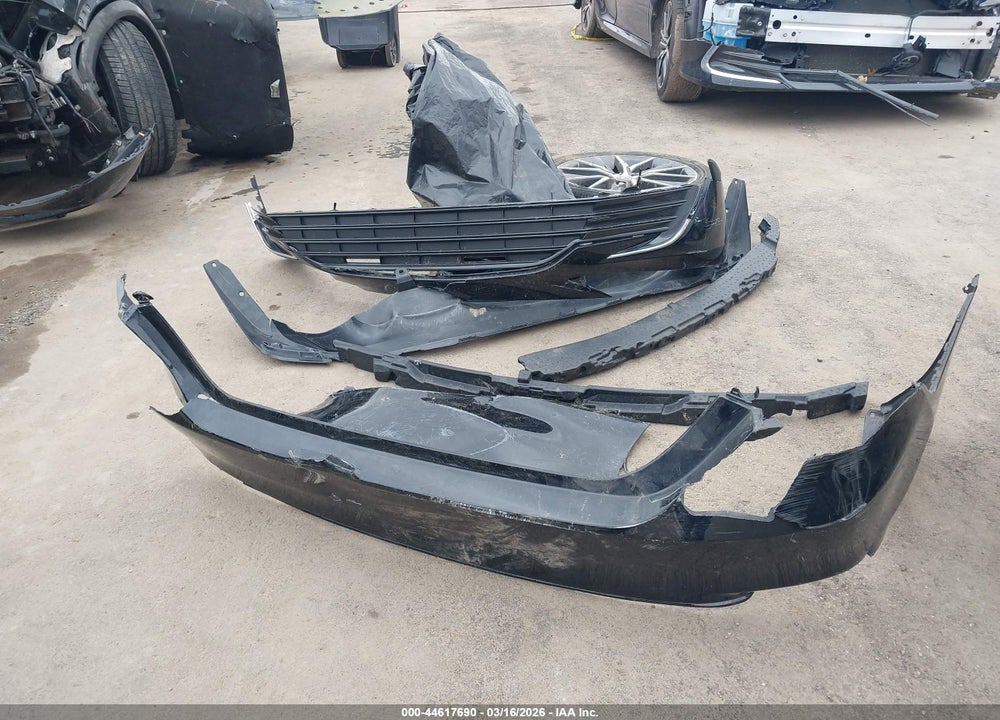 2021 TOYOTA CAMRY XLE VIN: 4T1F11AKXMU527664