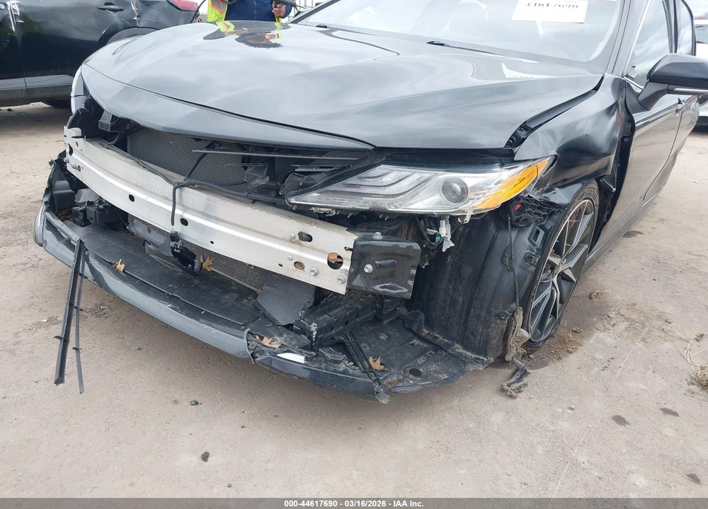 2021 TOYOTA CAMRY XLE VIN: 4T1F11AKXMU527664