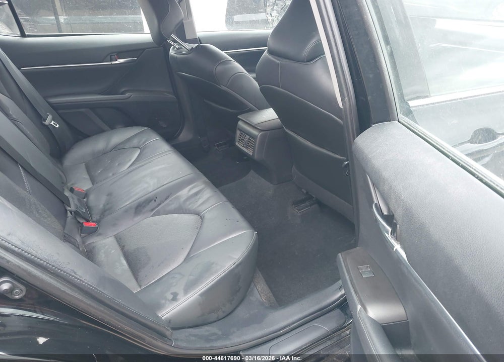 2021 TOYOTA CAMRY XLE VIN: 4T1F11AKXMU527664