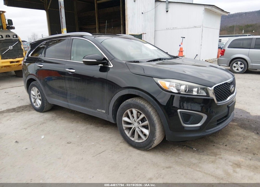 2017 KIA SORENTO 3.3L LX VIN: 5XYPGDA58HG193810