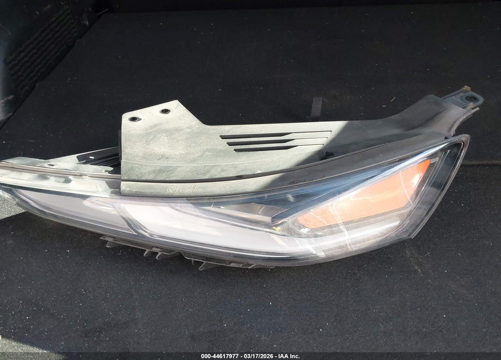 2019 HYUNDAI SANTA FE LIMITED 2.0T VIN: 5NMS5CAA5KH059616