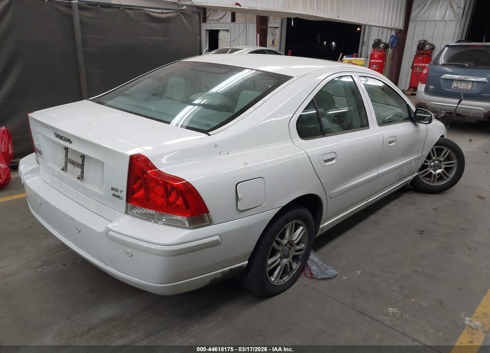 2007 VOLVO S60 2.5T VIN: YV1RH592972604804