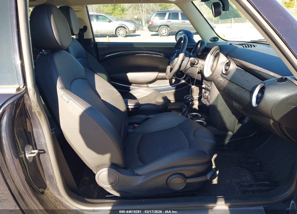2013 MINI HARDTOP COOPER VIN: WMWSU3C57DT678798