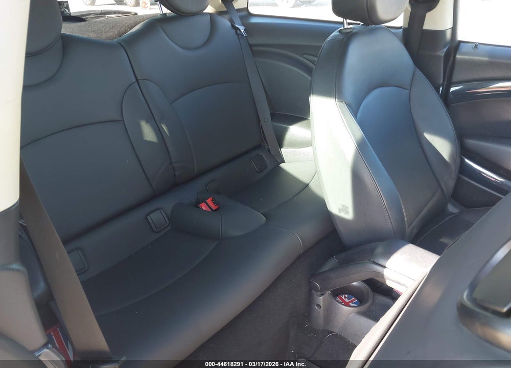2013 MINI HARDTOP COOPER VIN: WMWSU3C57DT678798