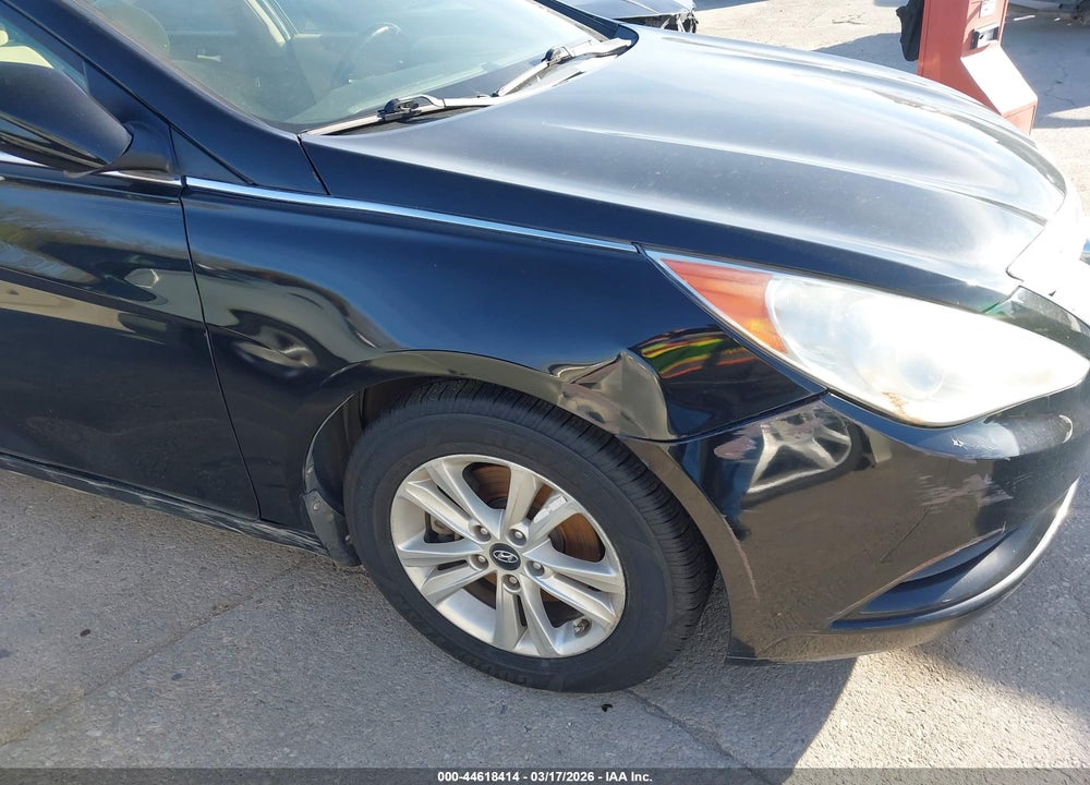 2013 HYUNDAI SONATA GLS VIN: 5NPEB4AC2DH651834