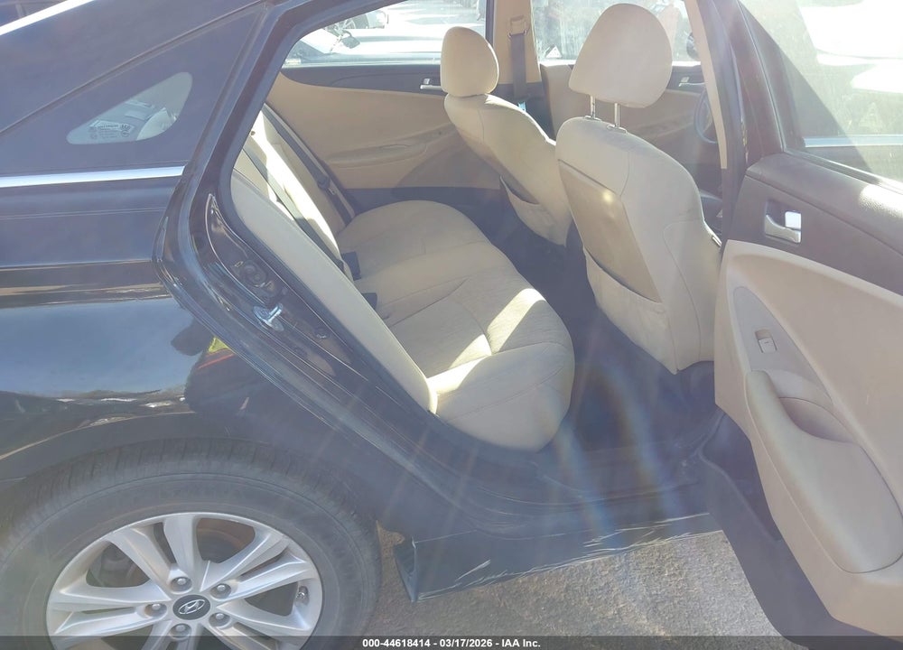 2013 HYUNDAI SONATA GLS VIN: 5NPEB4AC2DH651834