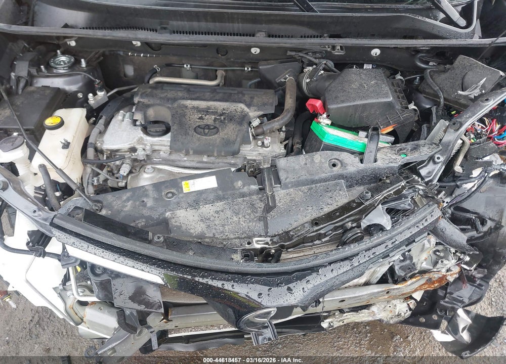 2018 TOYOTA RAV4 XLE VIN: 2T3RFREV8JW793172