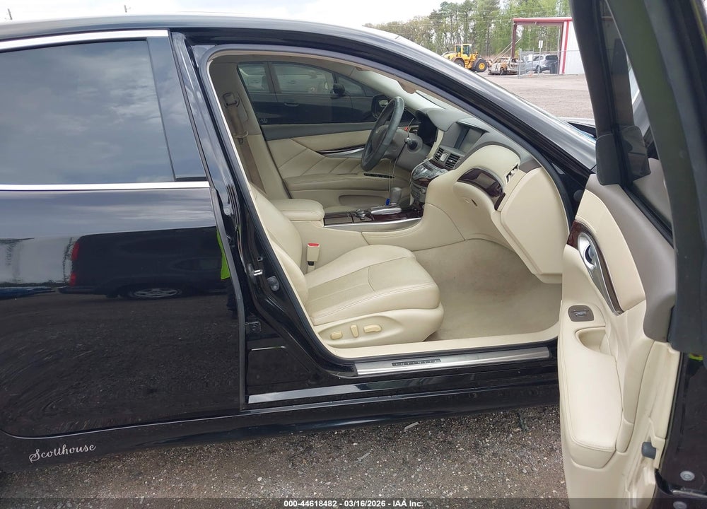 2015 INFINITI Q70 3.7 VIN: JN1BY1AP7FM541313