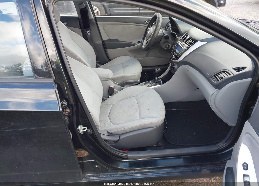 2013 HYUNDAI ACCENT SE VIN: KMHCU5AE1DU086227