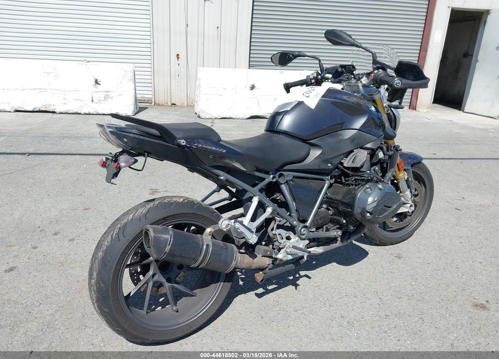 2016 BMW R1200 R VIN: WB10A1402GZ197382