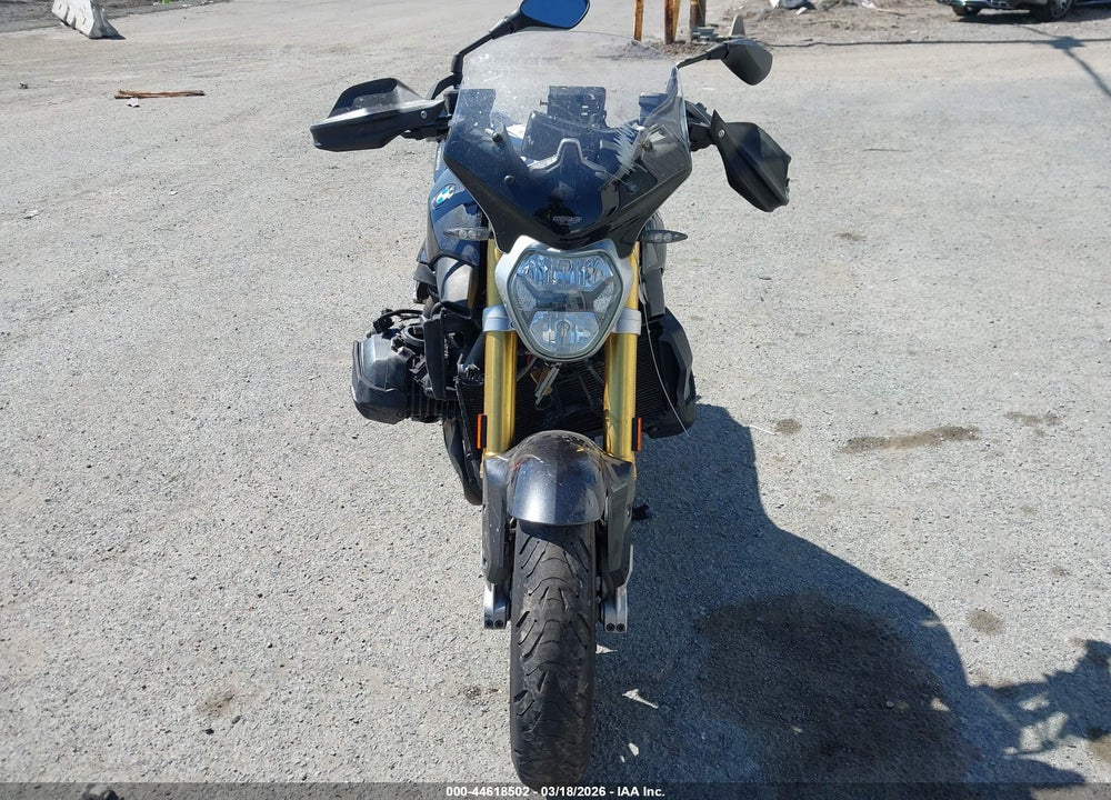2016 BMW R1200 R VIN: WB10A1402GZ197382