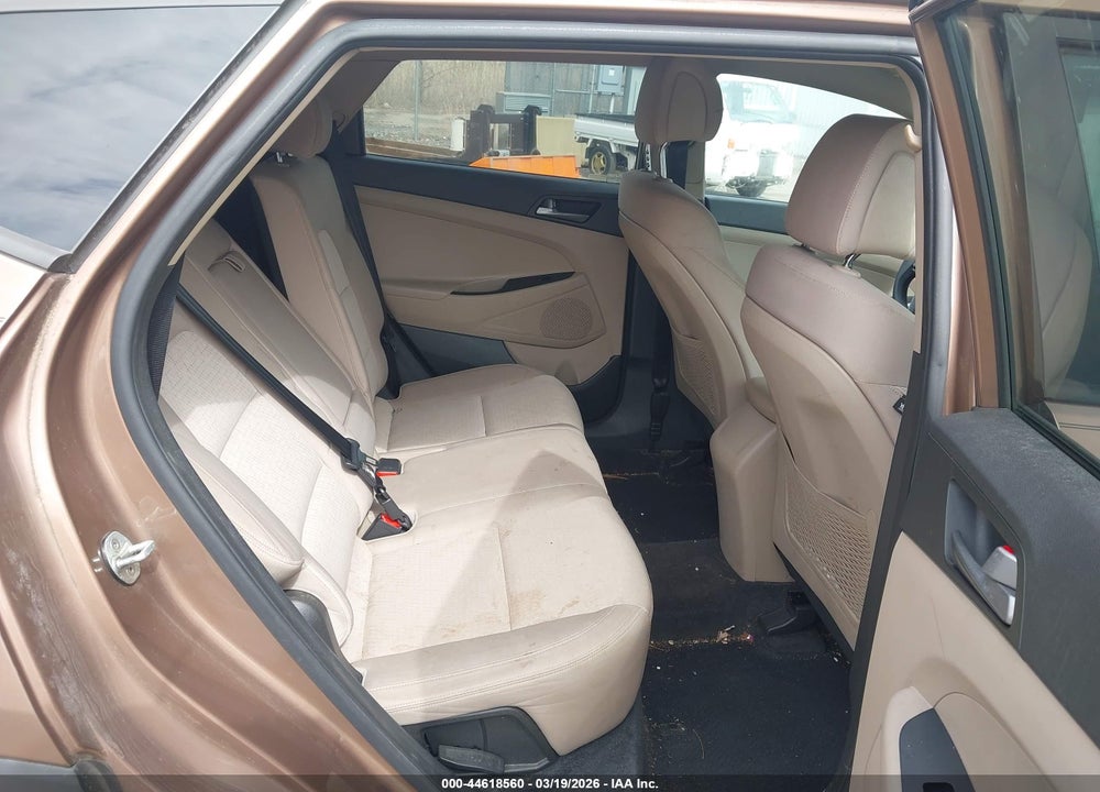 2016 HYUNDAI TUCSON SE VIN: KM8J3CA45GU138128
