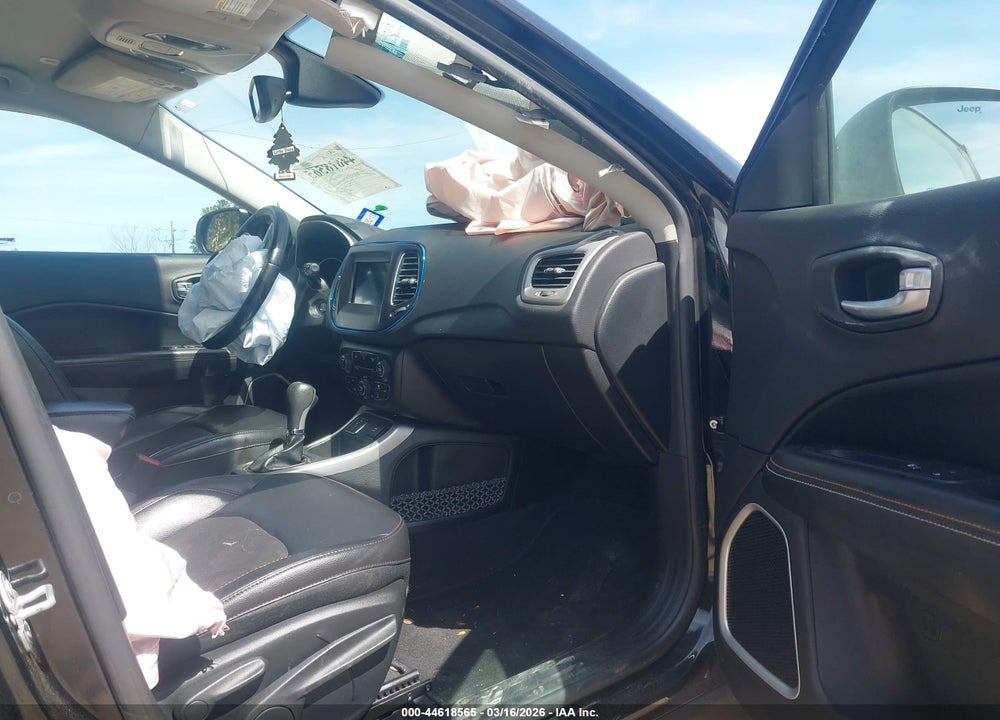 2018 JEEP COMPASS LATITUDE FWD VIN: 3C4NJCBB5JT165288