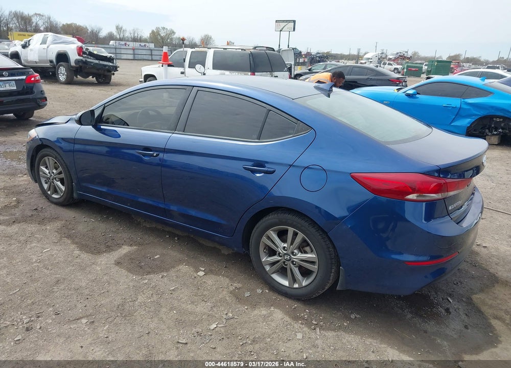 2018 HYUNDAI ELANTRA SEL VIN: 5NPD84LF5JH389191