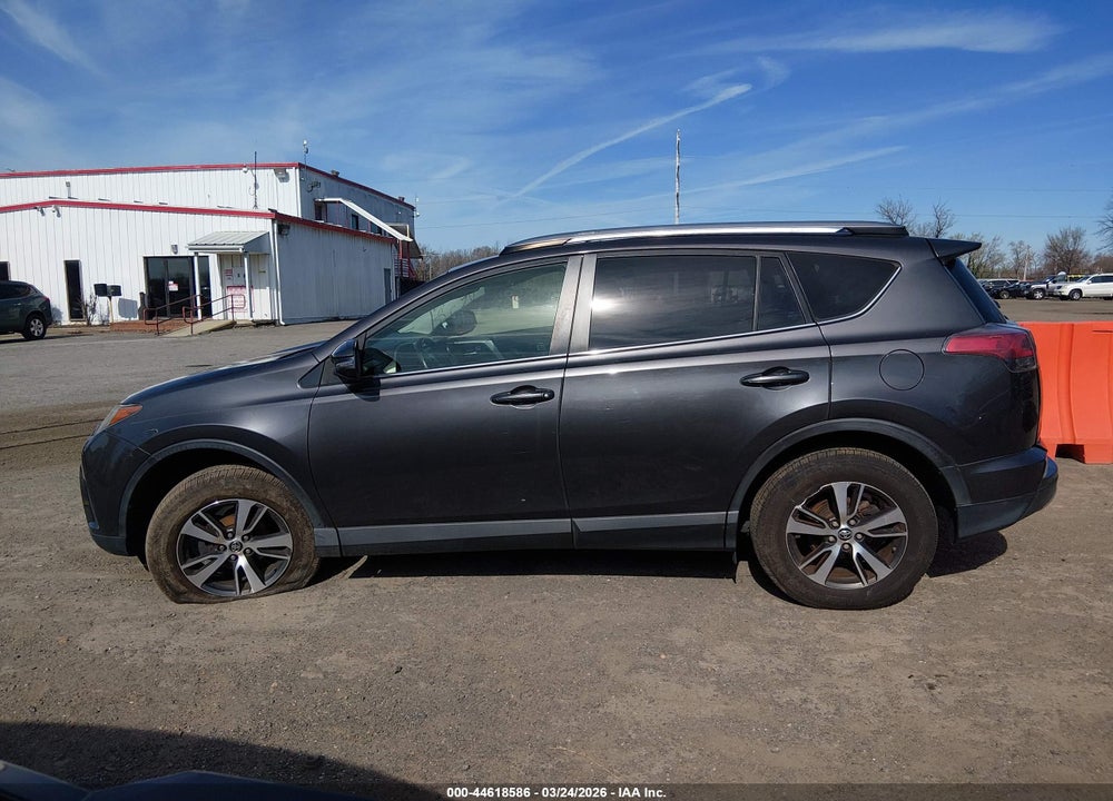 2017 TOYOTA RAV4 XLE VIN: JTMWFREV3HJ144410