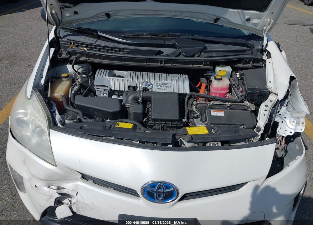 2014 TOYOTA PRIUS THREE VIN: JTDKN3DUXE1746286