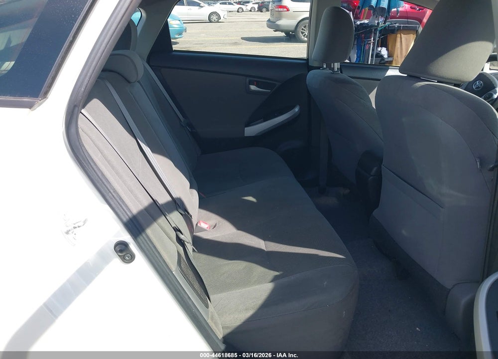 2014 TOYOTA PRIUS THREE VIN: JTDKN3DUXE1746286