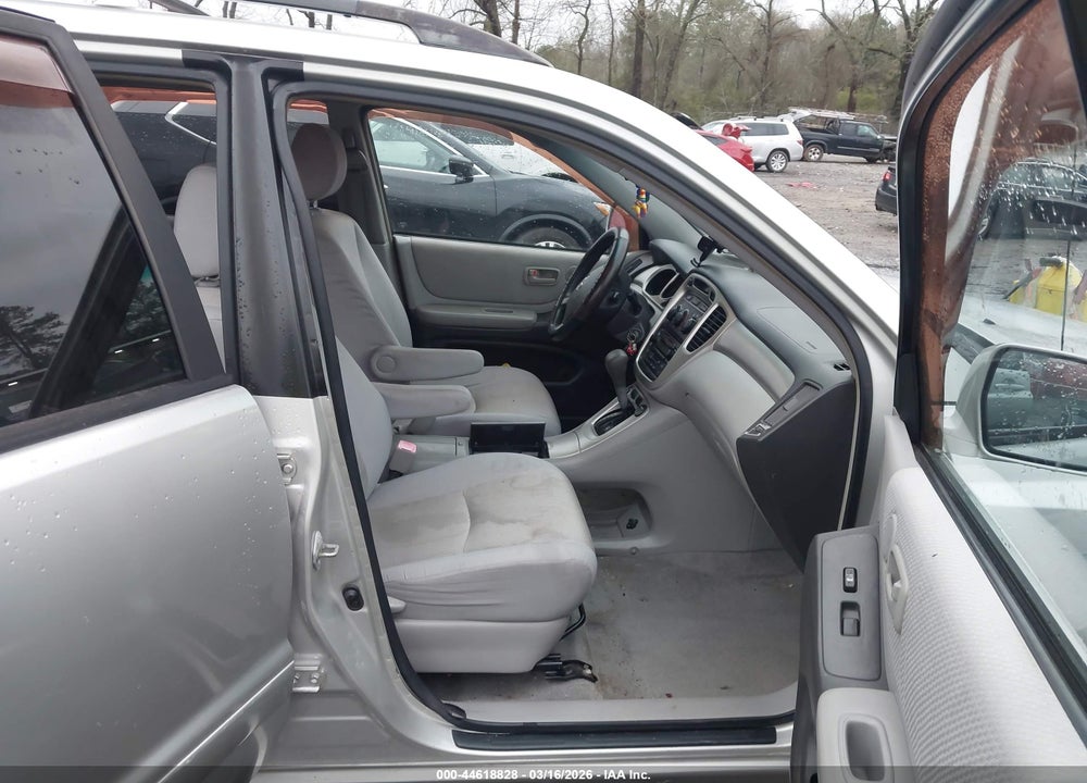 2005 TOYOTA HIGHLANDER VIN: JTEGD21A750123562