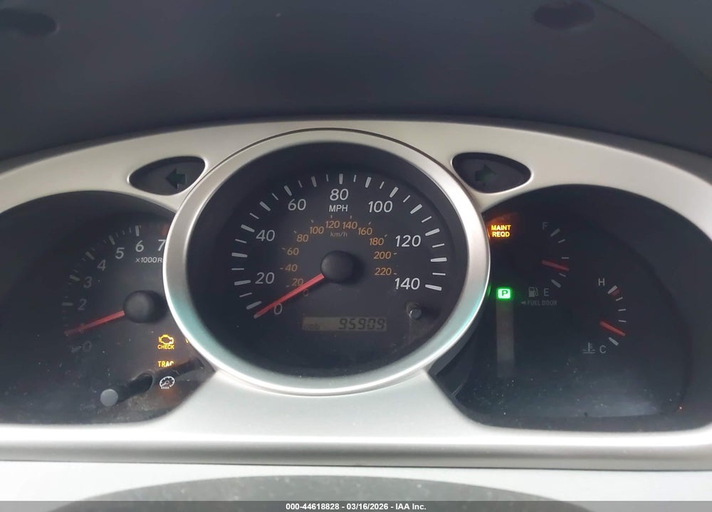 2005 TOYOTA HIGHLANDER VIN: JTEGD21A750123562