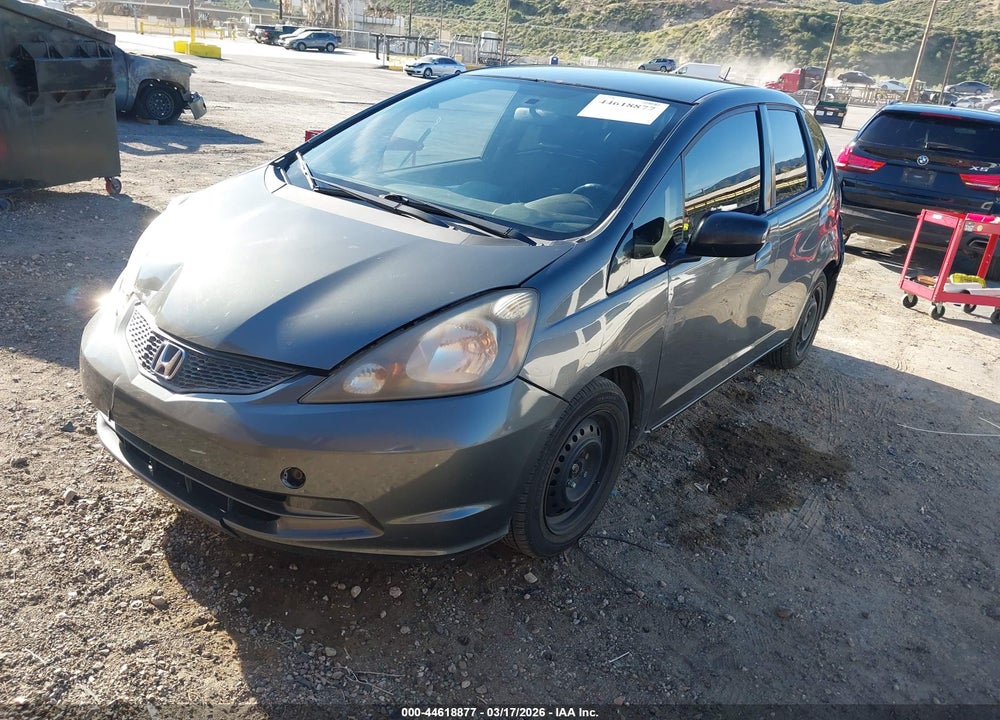 2011 HONDA FIT VIN: JHMGE8H38BC023586