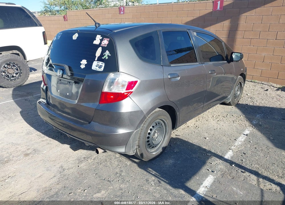 2011 HONDA FIT VIN: JHMGE8H38BC023586