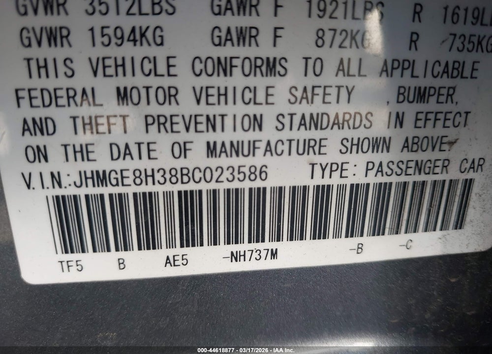 2011 HONDA FIT VIN: JHMGE8H38BC023586