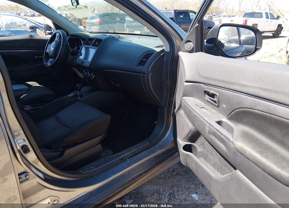 2019 MITSUBISHI OUTLANDER SPORT 2.0 LE VIN: JA4AP3AU0KU030009