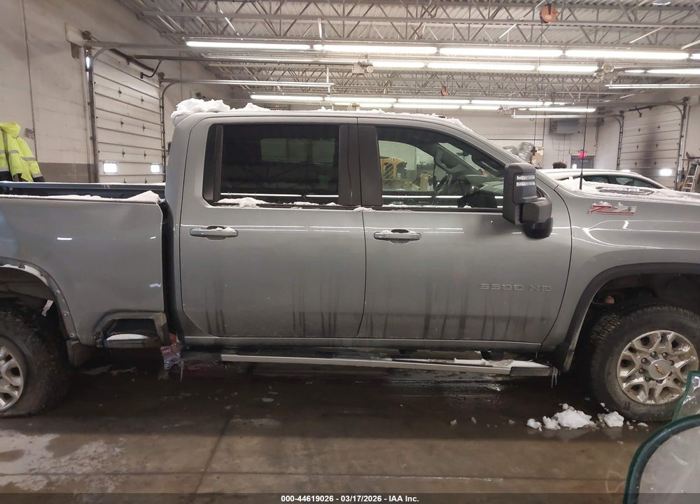 2024 CHEVROLET SILVERADO 3500HD 4WD  STANDARD BED LT VIN: 2GC4YTE74R1123044