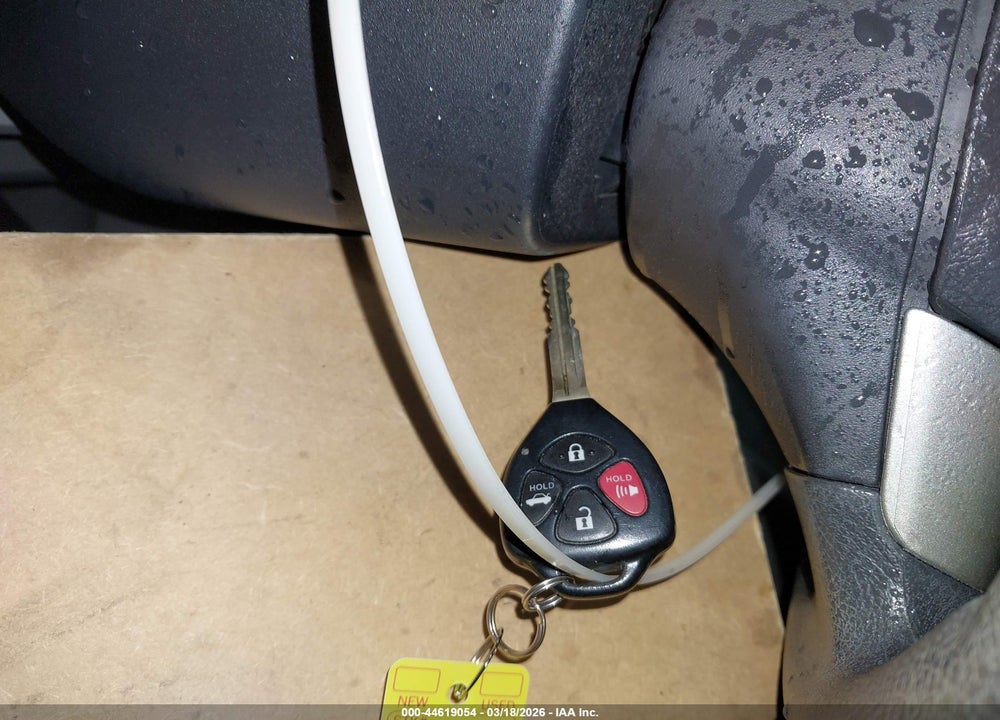 2011 TOYOTA COROLLA LE VIN: 2T1BU4EE7BC583071