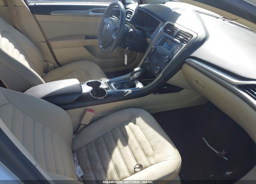 2014 FORD FUSION SE VIN: 1FA6P0H71E5391229